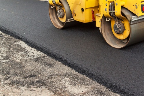Blacktop_Driveway_Cost_801398988.jpg